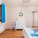 Comfortable No 3 , Summer Pool