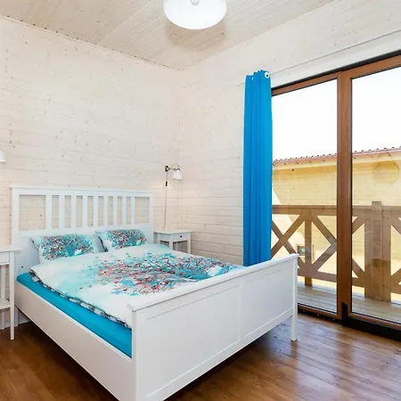 Comfortable No 3 , Summer Pool